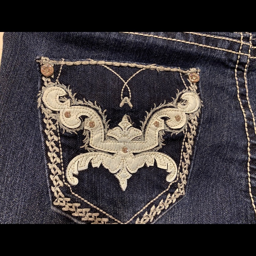 Embroidered Jeans - Picture 2 of 7